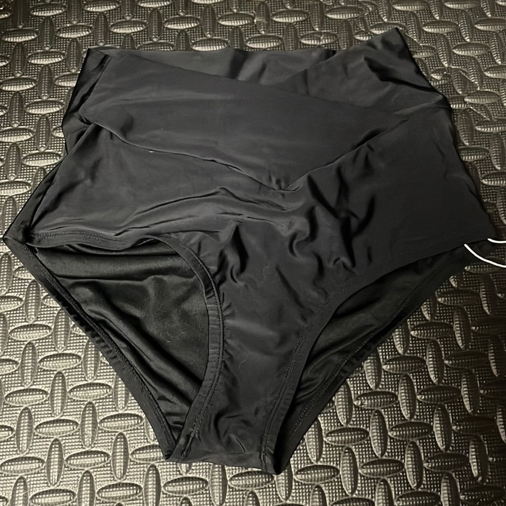 NWT Coral Reef Swim Vacationer Bottom size M